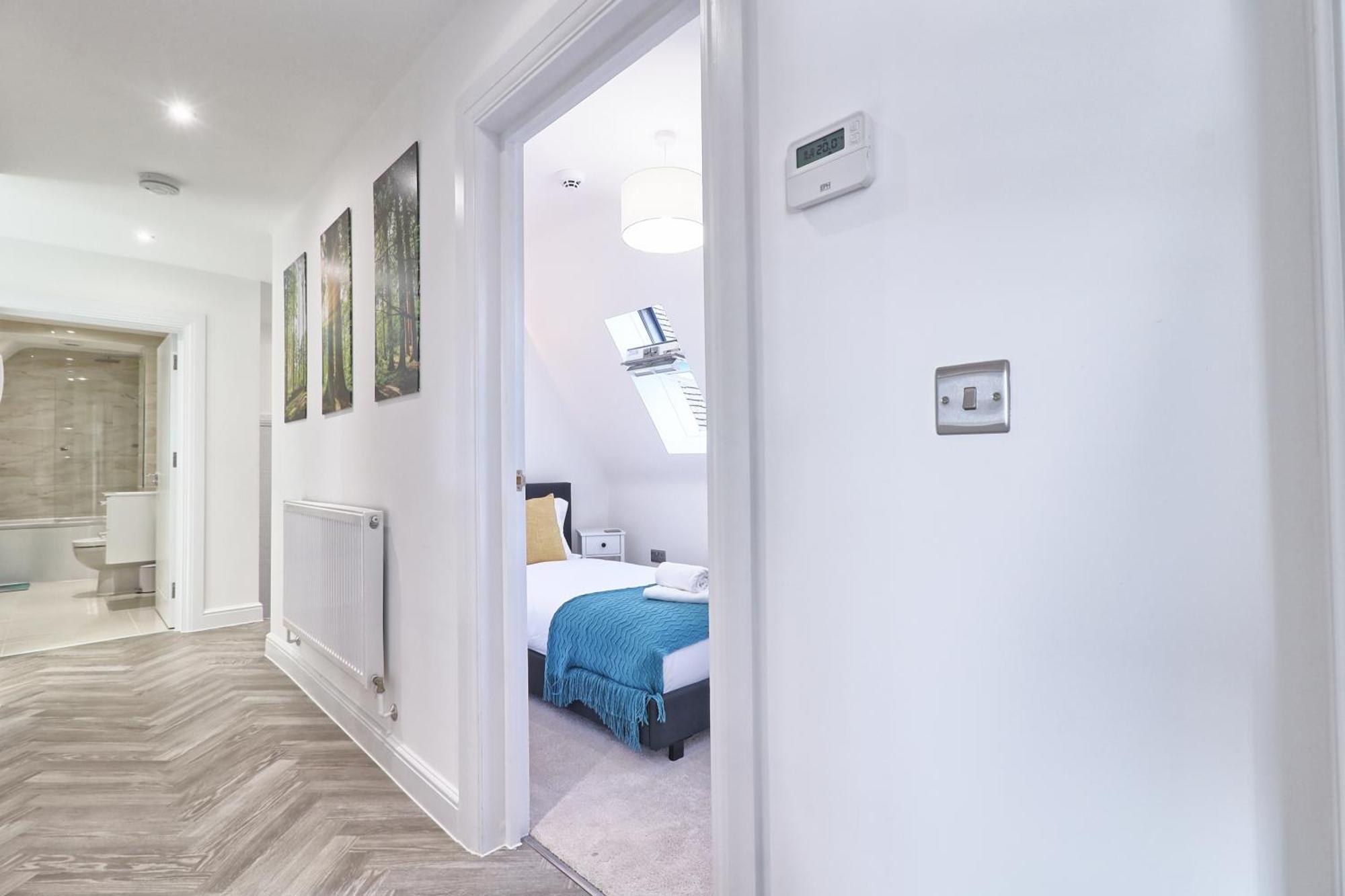 Writtle Massive 4 Bedroom Apartment With Parking In Gorgeous Countryside Location & Short Drive To Chelmsford City Centre Contractors Welcome Exterior photo