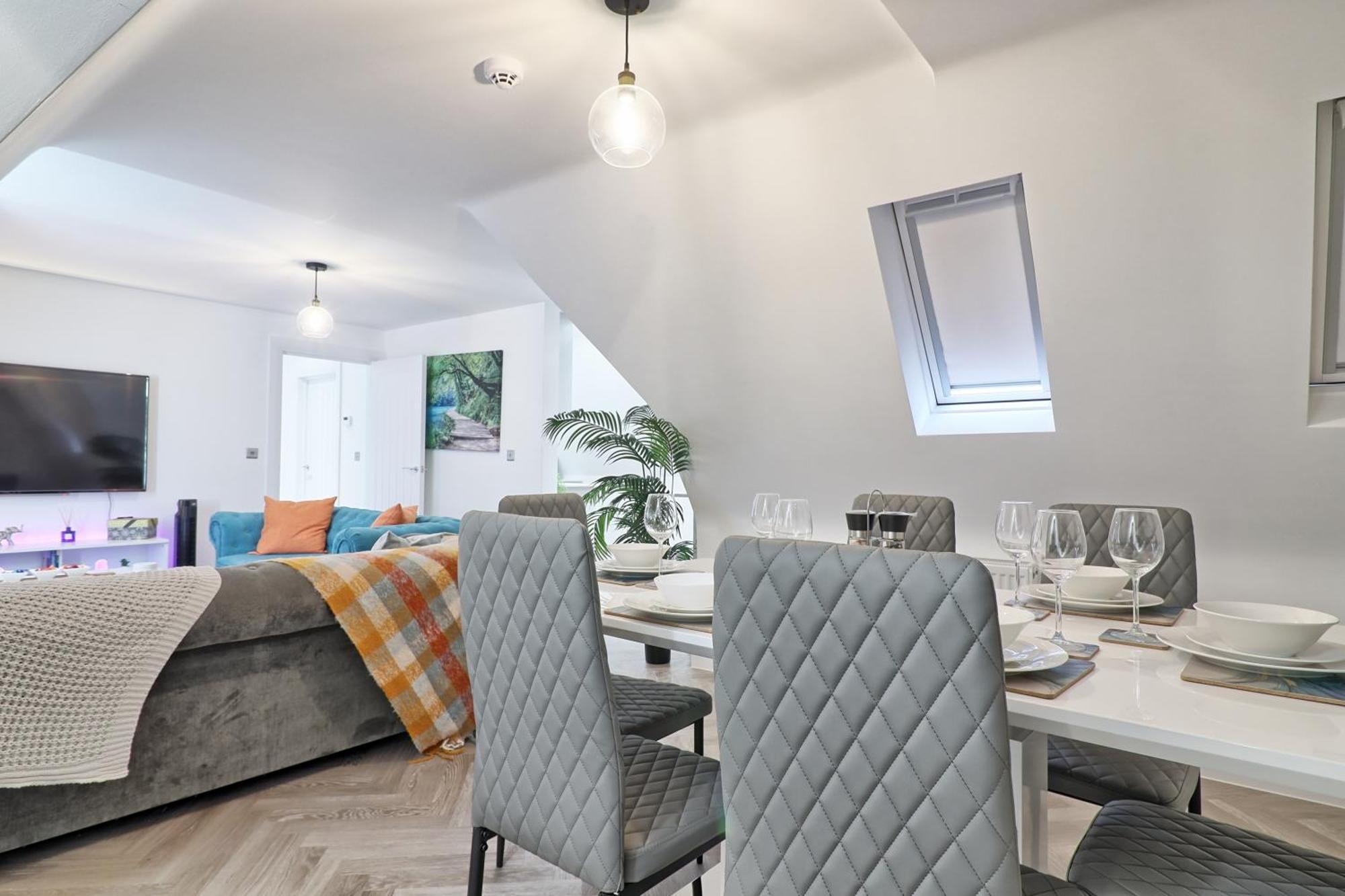 Writtle Massive 4 Bedroom Apartment With Parking In Gorgeous Countryside Location & Short Drive To Chelmsford City Centre Contractors Welcome Exterior photo