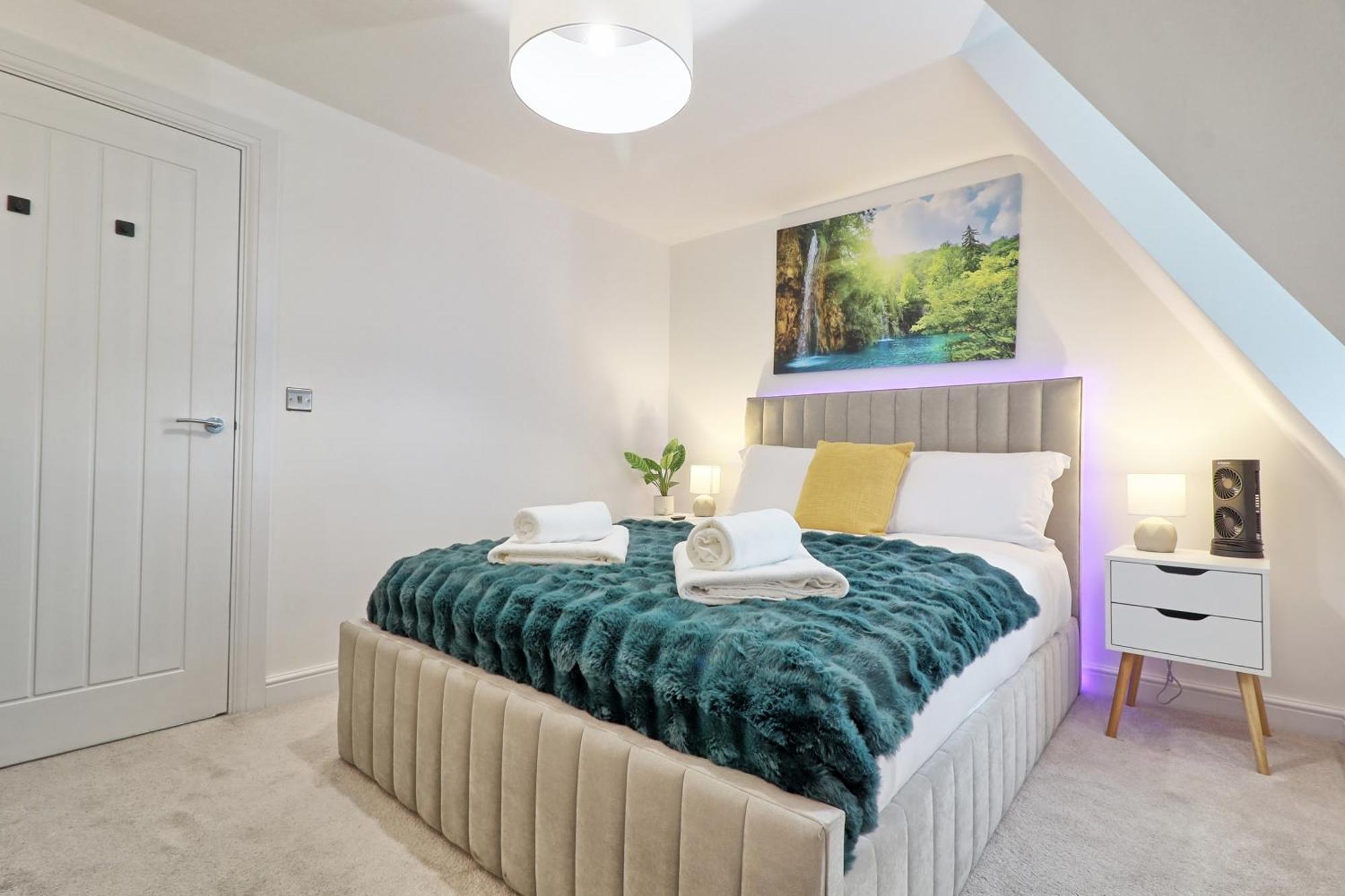 Writtle Massive 4 Bedroom Apartment With Parking In Gorgeous Countryside Location & Short Drive To Chelmsford City Centre Contractors Welcome Exterior photo