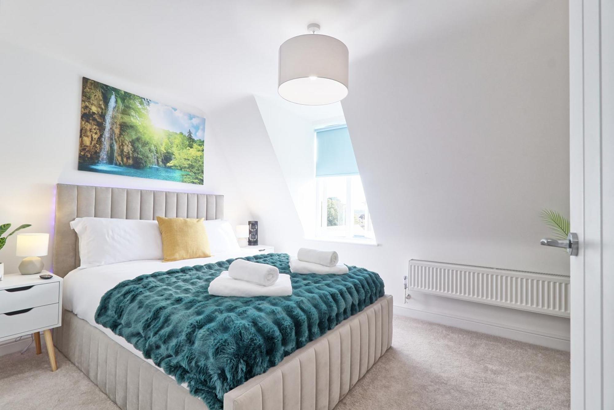 Writtle Massive 4 Bedroom Apartment With Parking In Gorgeous Countryside Location & Short Drive To Chelmsford City Centre Contractors Welcome Exterior photo