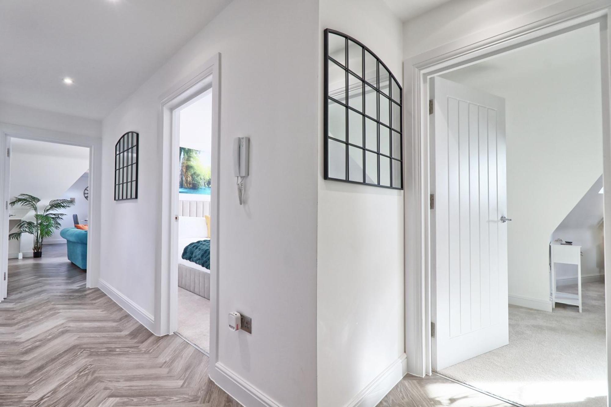 Writtle Massive 4 Bedroom Apartment With Parking In Gorgeous Countryside Location & Short Drive To Chelmsford City Centre Contractors Welcome Exterior photo